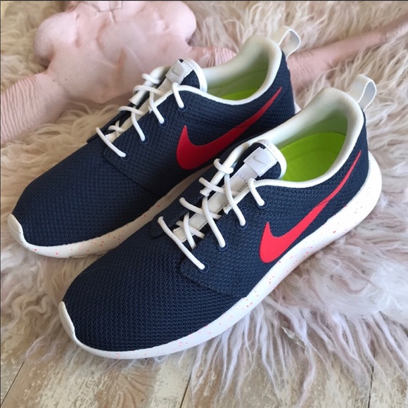 NWT Nike ID Custom Roshe One Oreo - Picture 5 of 7